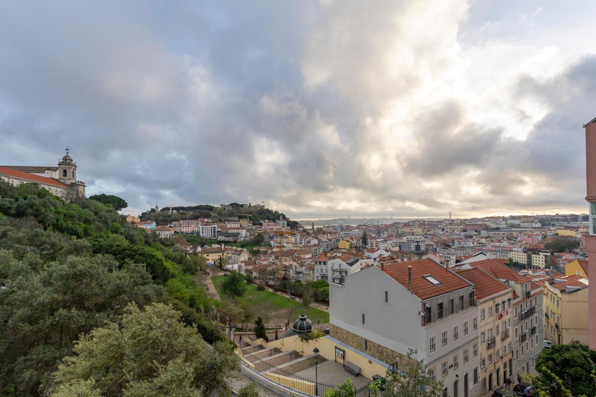 Superb Apartments Overlooking Graça in Lisboa Exterior foto